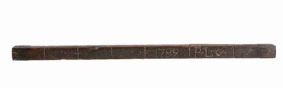 null Demi-aune en bois à patine brune gravée de la mention  1789 PLG  . XVIIIe siècle....