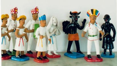Silvano RODRIGES Neuf poupées en terre cuite peinte à l'huile figurant un diable,...