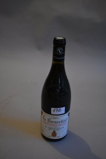 null Lot : 4 bouteilles Domaine de Villeneuve, Château Neuf du Pape, Les Vieilles...