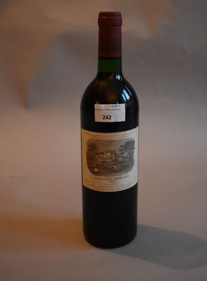 null 1 bouteille Château Lafite Rothschild, Pauillac rouge 1983