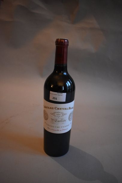 null 1 bouteille Château Cheval Blanc, Saint-Emilion rouge 2007