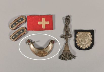 null Hausse-col d'officier d'infanterie suisse du canton de Genève, plateau en laiton...