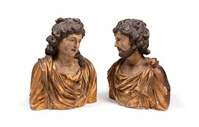 null Deux bustes en bois sculpté polychrome et doré représentant un homme portant...