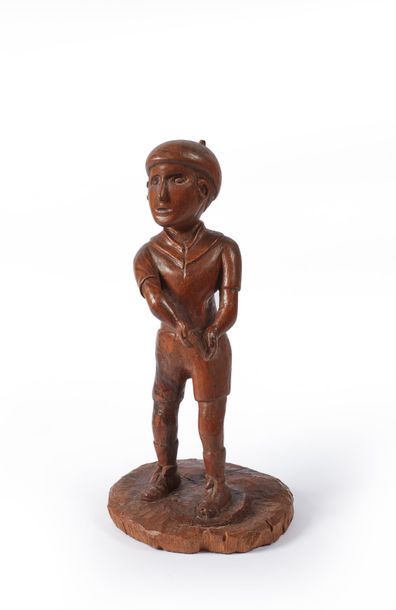 null Sculpture en bois d'enfant basque. Haut. 34 cm