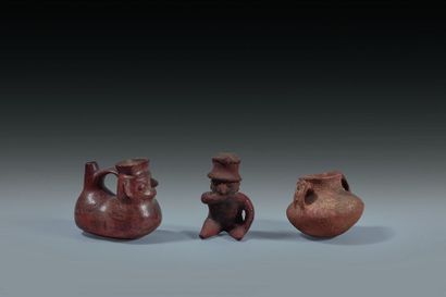 Lot comprenant un vase du Pérou et un personnage...