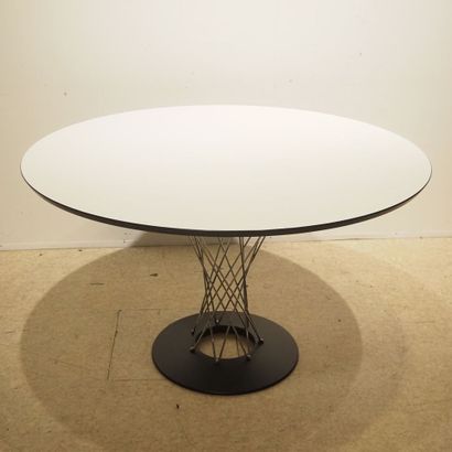 Isamu Noguchi (1904-1988) / Vitra :Table haute, modèle cyclone dessiné en 1953,... Gazette Drouot