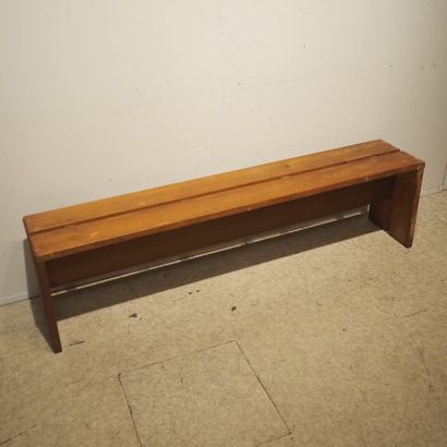  Perriand Charlotte (1903-1999) / Les Arcs: Bench, year 1968, solid pine, W: 160,... Gazette Drouot