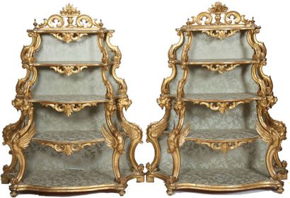 null Rare paire d'étagères "Baroque Vénitien"

En bois sculpté et doré, de forme...