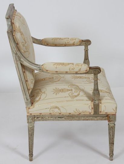 null Rare suite de six fauteuils Louis XVI Attr. J.B. SENE (1748-1803)

En bois laqué,...