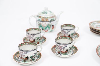 null Service à thé - Chine

Composé d'une théière, de quatre tasses, d'un plat à...