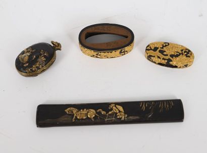 null Accessoires de Katana fer. Japon 

Suite de quatre accessoires du katana, sabre,...