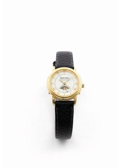 null Blancpain, Triple Date Moon, circa 1990

Ladies' wristwatch in 18K yellow gold,...