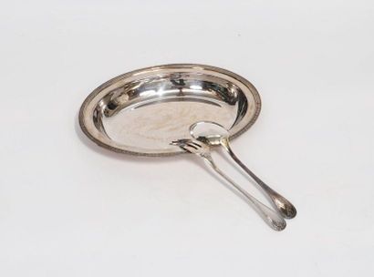null Oval dish

French goldsmith and tableware company

Oval dish, silver plated....