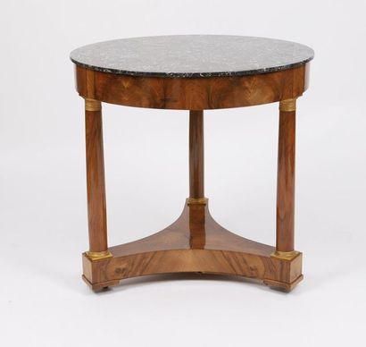 null Empire pedestal table with secret 

Round, in mahogany veneer and grey Saint-Anne...