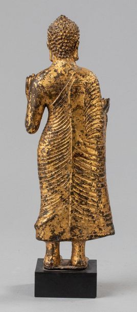 null Buddha Sri Lanka. Période de Kendi

En bronze doré, figuré debout dans une posture...