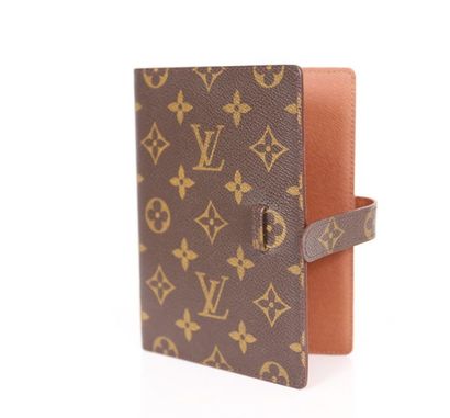 null Louis Vuitton

Document case in monogram canvas, calf leather lining.

Good...