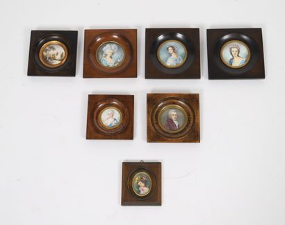 null Set of 7 miniatures 

Representing portraits of nobles. Wooden medallion-type...