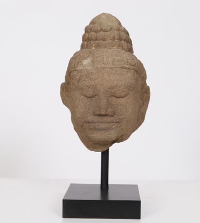 null Head of Buddha - Cambodia Khmer

In beige sandstone, head of Buddha with a serene...