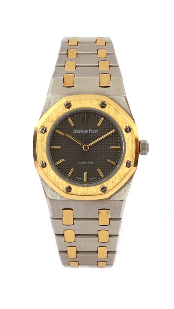null AUDEMARS PIGUET Royal Oak circa 1990

N° 479

Ladies' wristwatch in 18k gold...