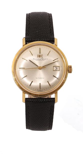 null IWC About 1970

N°2053560

18k (750) yellow gold men's wristwatch, gold dial,...