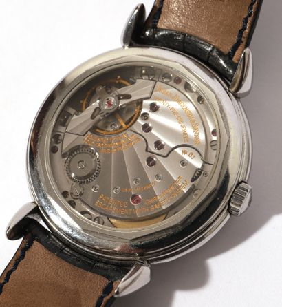 null URBAN JURGENSEN About 2010

Ref 11C

Movement N°1

Men's stainless steel wristwatch,...
