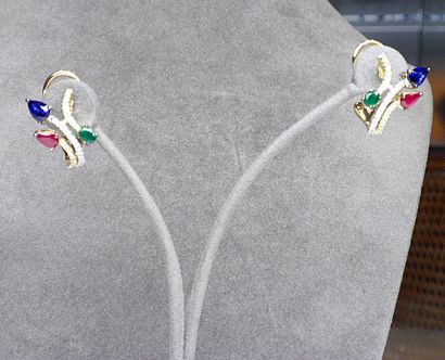 Pair of earrings 
Yellow gold 6 waves set...