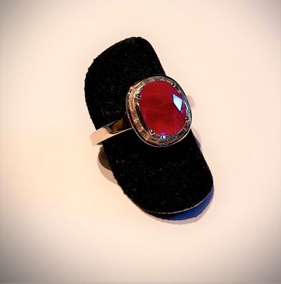 null Ring 

White gold set with a natural oval Briman ruby weighing 3.02 c. in a...