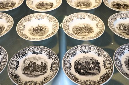 null 
Collection de 16 assiettes Napoléon Bonaparte

En céramique représentant des...