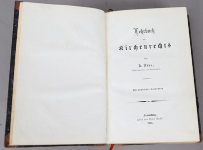 null LEHRBUCH KIRCHENRECHTS. 

Luxembourg 1874.	

Volume relié.