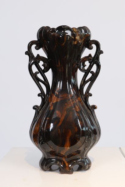 null V&B Vase 

Baluster vase in ceramic.

20th century period

Dimensions: H: 41...