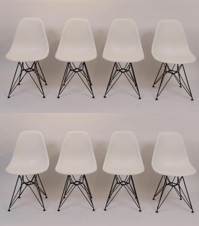 Chaises Vitra par Charles and Ray EAMES

Suite...
