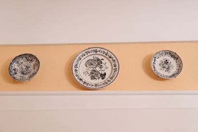 Set of 2 bowls and a plate- Boch Luxembourg
Opaque...