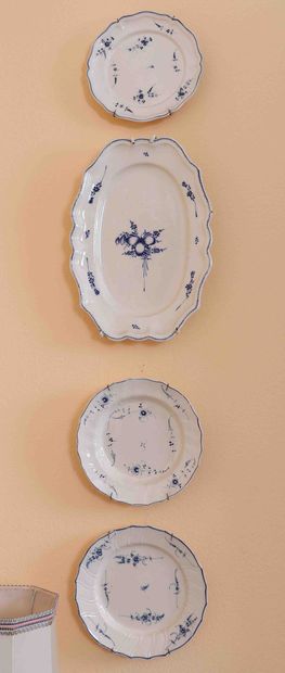 null Set of 3 plates and a dish Villeroy and Boch
Plates with scalloped edge in fine...