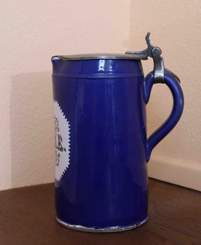 null Coffee server - Boch Luxembourg
Cylindrical jug with spout in blue enamelled...