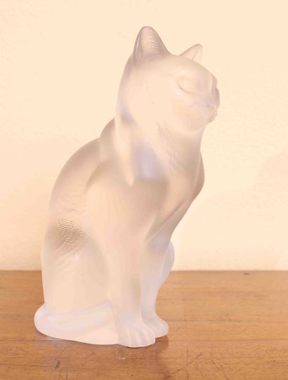 null Lalique - "Seated Cat
Proof in white satin-finish molded-pressed crystal
20th...