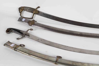 null Lot de sabres - Belgique

- Sabre modèle 1845 - 1er chasseur à pied, garde cuivre...