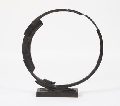 null Bruno ROMEDA (né en 1933) 
Sculpture en bronze, numérotée 4/8 
Signée 
Epoque...