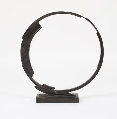 null Bruno ROMEDA (né en 1933) 
Sculpture en bronze, numérotée 4/8 
Signée 
Epoque...