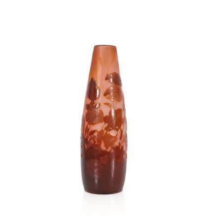null Etablissement GALLE 1904 /1936 
Vase brun orangé sur fond rose dégagé à l’acide...