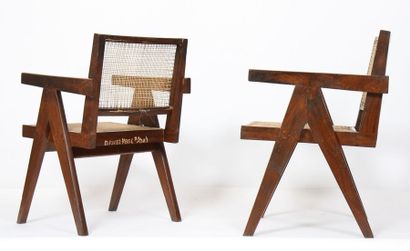 null Pierre JEANNERET (1896-1967)

Ensemble de deux fauteuils de bureau dit :"office...