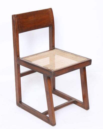 null Pierre JEANNERET (1896-1967)
Ensemble de six chaises en teck massif.
Dossier...