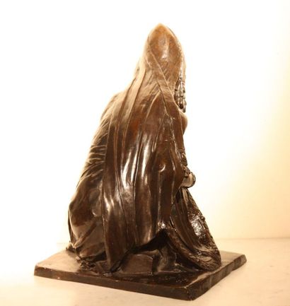 null FEMME ORIENTALISTE

Bronze signé Fredy Stoll (1869-1943), daté 1919,

 fondeur...