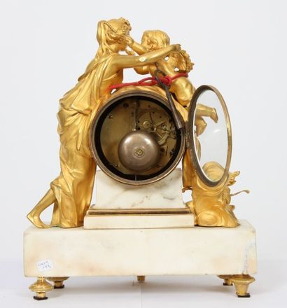 null PENDULE "L'AMOUR ET L'AMITIE" LOUIS XVI

En bronze doré et marbre blanc, composée...