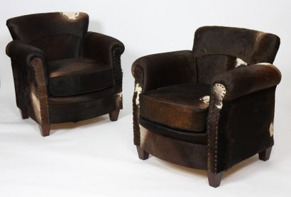 null PAIRE DE FAUTEUILS CLUBS /PAIR OF CHAIRS CLUBS

Recouverts de peau de vache.

Epoque...