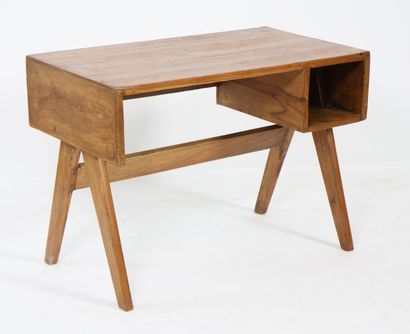 null Pierre JEANNERET (18296-1967).

Bureau en teck massif et placage de teck. 

Plateau...