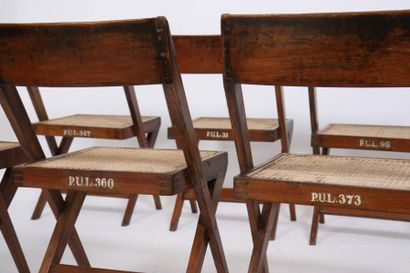 null Pierre JEANNERET (1896-1967 )

Ensemble de six chaises de librairie à dossier...