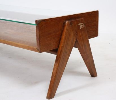 null Pierre JEANNERET (1896-1967) Table salon, circa 1960.

Deux pieds type ‘V’ a...