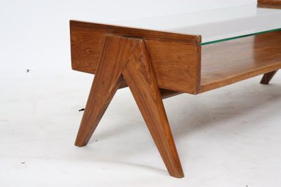 null Pierre JEANNERET (1896-1967) Table salon, circa 1960.

Deux pieds type ‘V’ a...