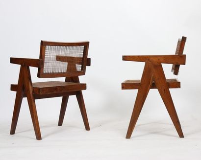 null Pierre JEANNERET (1896-1967)

Ensemble de deux "office cane elegant chairs".

En...