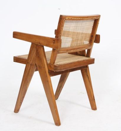 null Pierre JEANNERET (1896-1967)

Fauteuil dit :"office cane chairs".

En teck,...